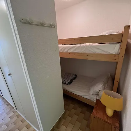 Studio Climatise Avec Terrasse Et Parking, Acces Direct Plage, Port Camargue - Fr-1-250-19 Apartment Le Grau-du-Roi