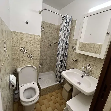 Apartment Studio Climatise Avec Terrasse Et Parking, Acces Direct Plage, Port Camargue - Fr-1-250-19