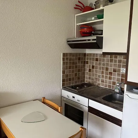 Studio Climatise Avec Terrasse Et Parking, Acces Direct Plage, Port Camargue - Fr-1-250-19 * Le Grau-du-Roi